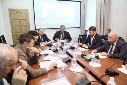 Круглый стол «Водные ресурсы Сибири: риски, угрозы, перспективы» прошел в Законодательном Собрании Приангарья 